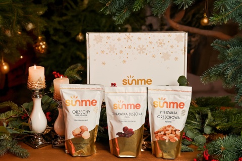 Zestaw Świąteczny Wyjątkowy Prezent Mieszanka orzechowa, orzechy makadamia, żurawina suszona