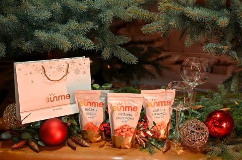 Zestaw Świąteczny Wyjątkowy Prezent Orzechy nerkowca, mieszanka orzechowa, migdał łuskany