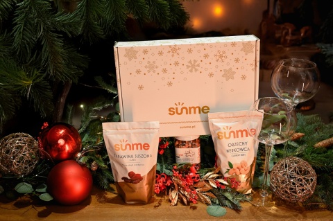 Zestaw Świąteczny Wyjątkowy Prezent Orzechy nerkowca, żurawina suszona, orzechy nerkowca w słoiku